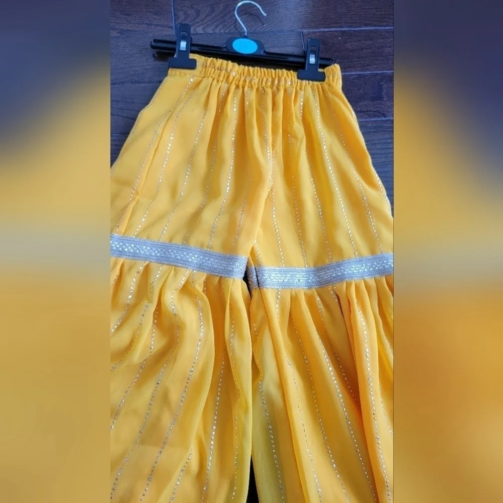 Girls Suit with sharara pants size: 7-8 years